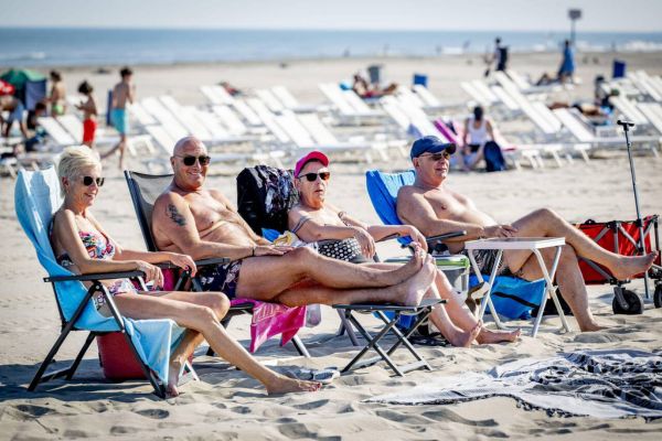 Day 1_ Arrival and Beach Relaxation