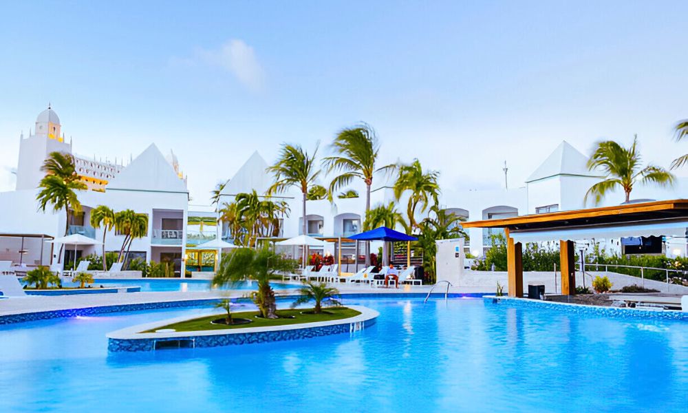 Luxury Resorts in Aruba: How Technology Is Transforming Your Stay