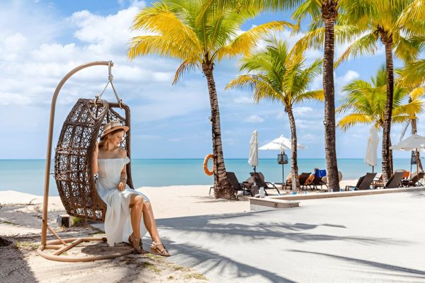 Arrival and Beachfront Relaxation